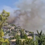 Ενισχύθηκαν οι δυνάμεις στην πυρκαγιά στον Λουτρόπυργο Αττικής