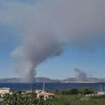 Ενισχύθηκαν οι δυνάμεις στις πυρκαγιές σε Περιστέρια και Σελήνια Σαλαμίνας – 146 πυροσβέστες και 10 εναέρια μέσα