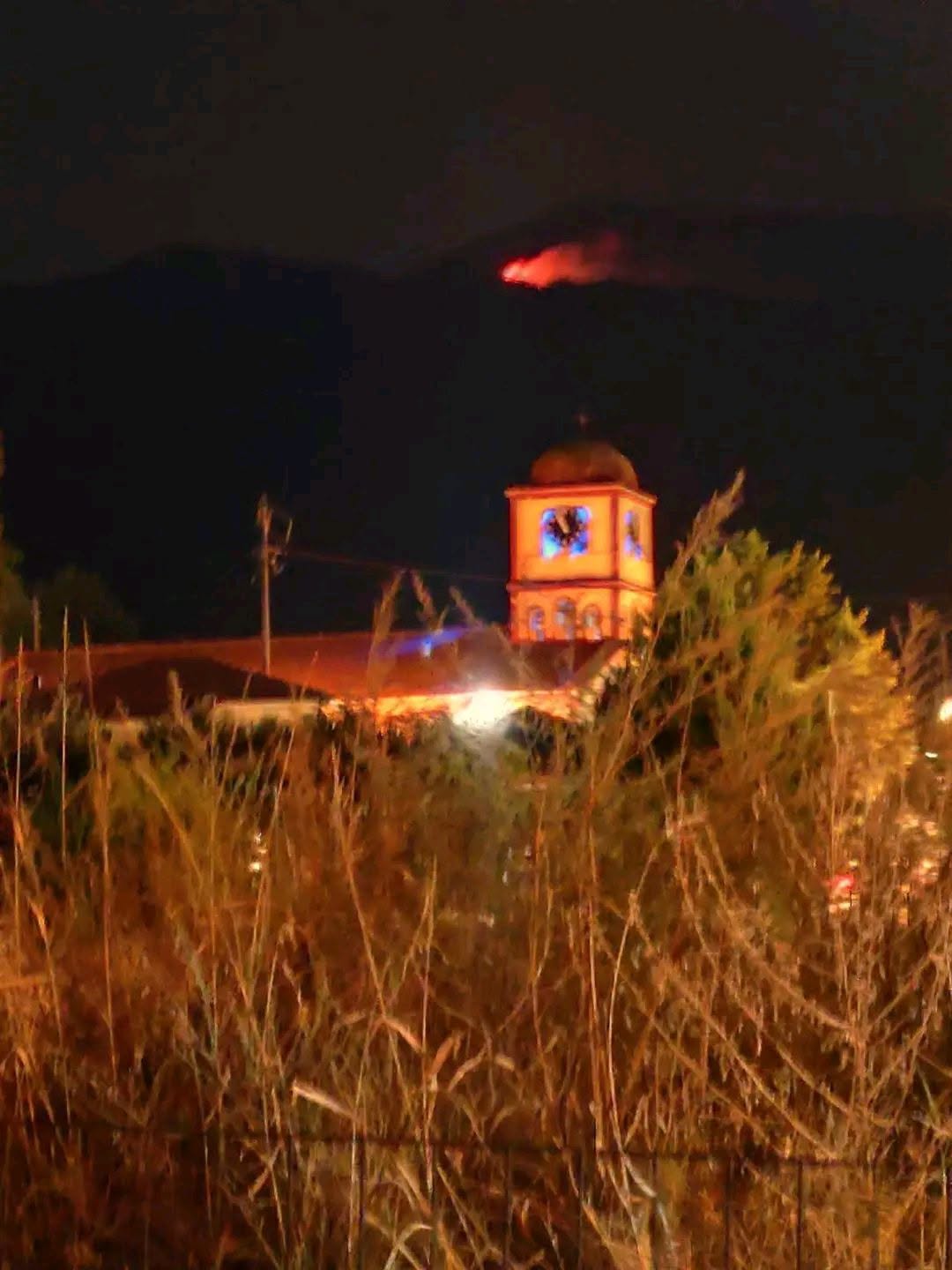 Πυρκαγιά σε δασική έκταση κοντά στο καταφύγιο της Πρώτης Σερρών – Επιχειρούν 24 πυροσβέστες Πυρκαγιά σε δασική έκταση κοντά στο καταφύγιο της Πρώτης Σερρών – Επιχειρούν 24 πυροσβέστες