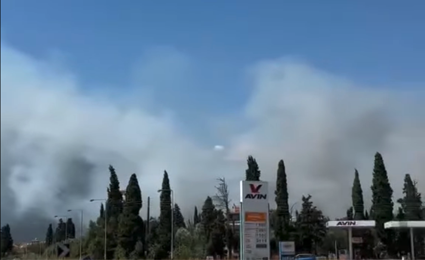 Πυρκαγιά σε αγροτοδασική έκταση στη Μακύνεια Ναυπακτίας – Επιχειρούν 40 πυροσβέστες και 4 εναέρια μέσα Πυρκαγιά σε αγροτοδασική έκταση στη Μακύνεια Ναυπακτίας – Επιχειρούν 40 πυροσβέστες και 4 εναέρια μέσα