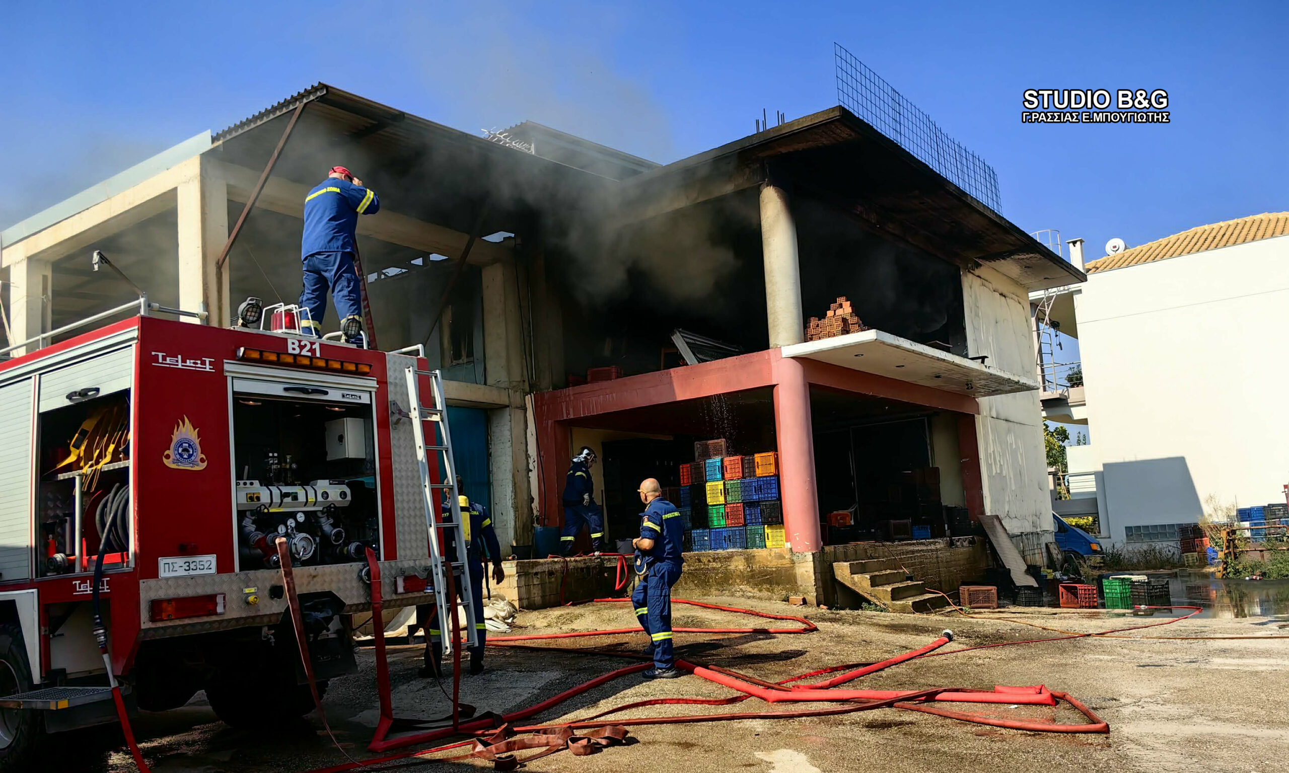 Πυρκαγιά σε αποθηκευτικό χώρο στο Δρέπανο Αργολίδας Πυρκαγιά σε αποθηκευτικό χώρο στο Δρέπανο Αργολίδας