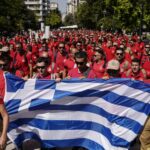 Στο Σύνταγμα οι εποχικοί πυροσβέστες – Ζητούν μόνιμη εργασία και σταθερή παρουσία όλο τον χρόνο