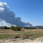 Από το δίκτυο μεταφοράς ηλεκτρικής ενέργειας φέρεται να ξεκίνησε η μεγάλη πυρκαγιά στη Χαλκιδική