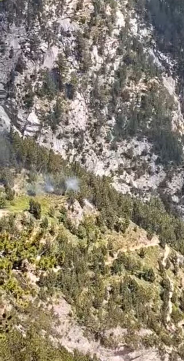 Πυρκαγιά σε δύσβατη περιοχή κοντά στο μονοπάτι Ε4 στον Όλυμπο