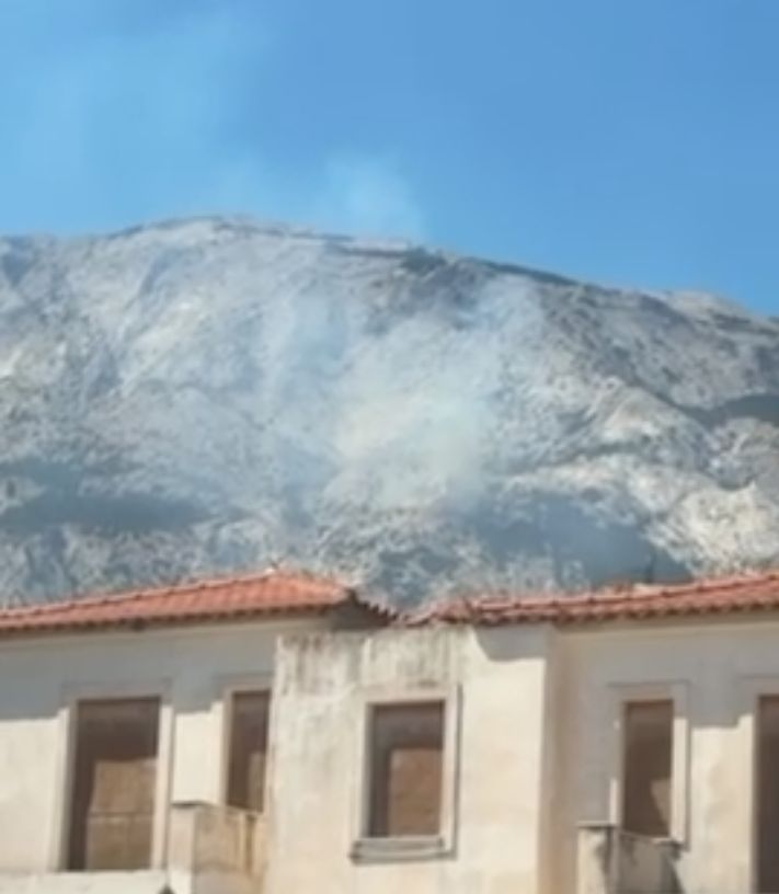 Πυρκαγιά σε δασική έκταση στην Κέρκη Σάμου – Επιχειρούν 28 πυροσβέστες και 1 ελικόπτερο Πυρκαγιά σε δασική έκταση στην Κέρκη Σάμου – Επιχειρούν 28 πυροσβέστες και 1 ελικόπτερο