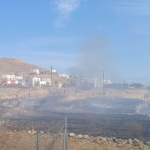 Πυρκαγιά σε χαμηλή βλάστηση στον Μέγα Γιαλό Σύρου – Επιχειρούν 15 πυροσβέστες