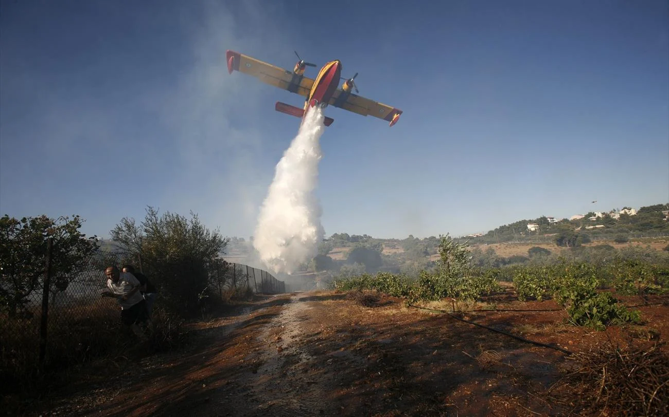 Πυρκαγιά σε χαμηλή βλάστηση στον Αστακό Αιτωλοακαρνανίας – Επιχειρούν 22 πυροσβέστες και 2 αεροσκάφη