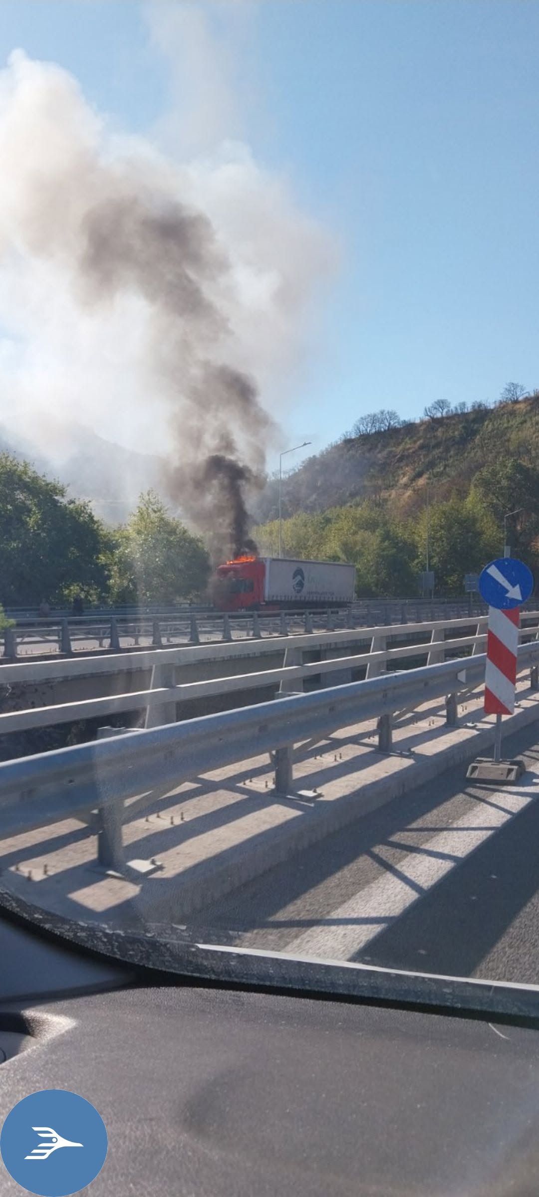 Πυρκαγιά σε φορτηγό όχημα στην Περιμετρική Πατρών Πυρκαγιά σε φορτηγό όχημα στην Περιμετρική Πατρών