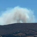 Πυρκαγιά σε χαμηλή βλάστηση στις Λεύκες Πάρου – Επιχειρούν 6 πυροσβέστες και 6 εναέρια μέσα