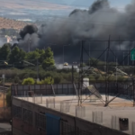 Πυρκαγιά σε χαμηλή βλάστηση στο Ξηροπήγαδο Μάνδρας – Επιχειρούν 30 πυροσβέστες