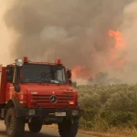 Πυρκαγιά σε χαμηλή βλάστηση στη Βελίνα Κορινθίας – Επιχειρούν 22 πυροσβέστες και 2 αεροσκάφη