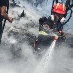 Πυρκαγιά σε χαμηλή βλάστηση στην Παιανία Αττικής – Επιχειρούν 60 πυροσβέστες και 1 ελικόπτερο