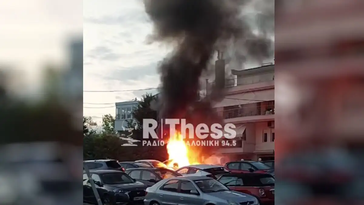 Πυρκαγιά σε Ι.Χ. επιβατικά οχήματα στην περιοχή της Πυλαίας Θεσσαλονίκης
