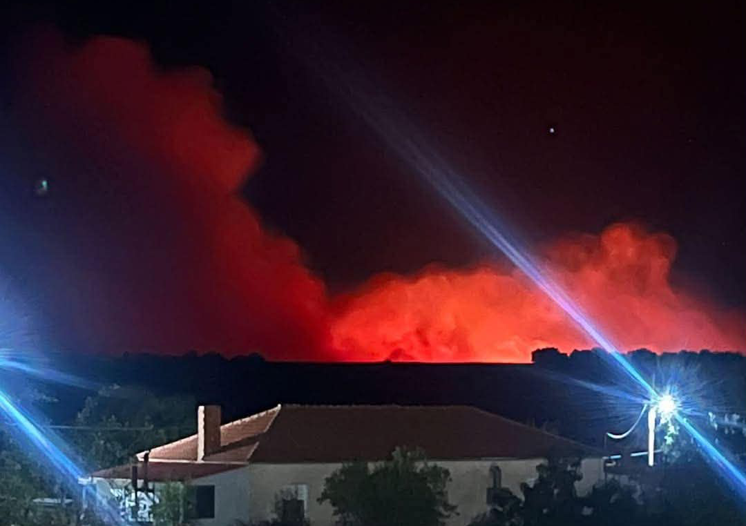 Ενισχύονται οι δυνάμεις για την πυρκαγιά στη Ρούσα Σουφλίου